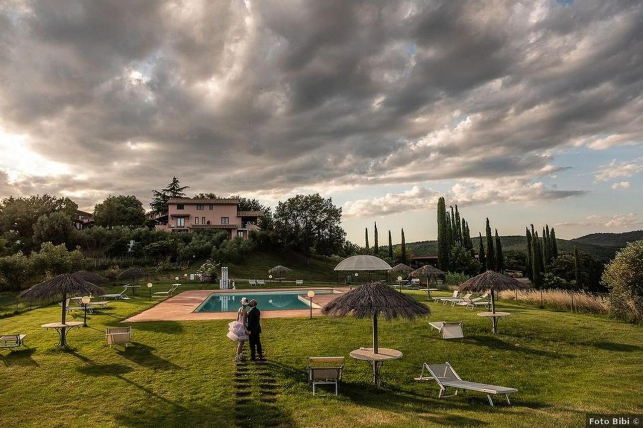 Agriturismo Poggio Corbello La Pesta Exterior foto