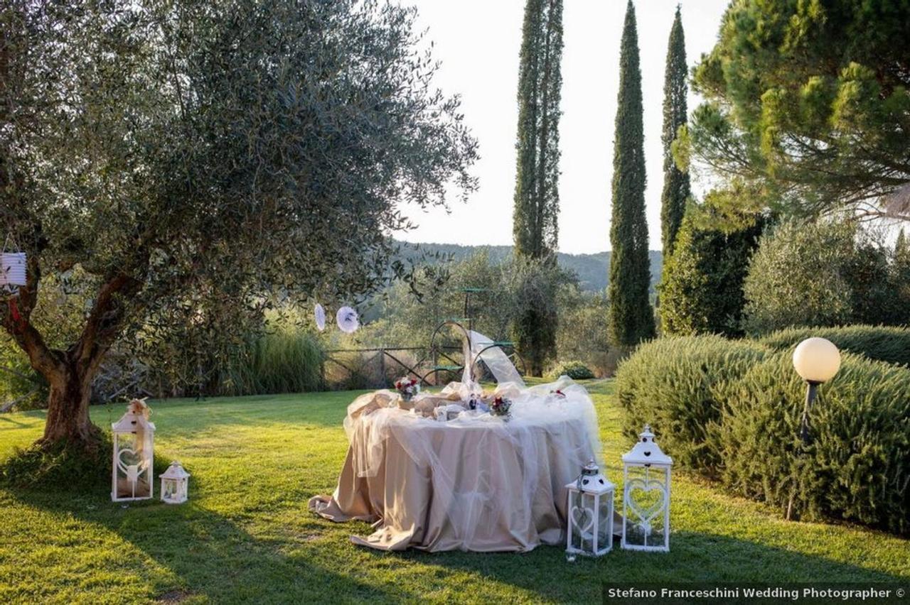 Agriturismo Poggio Corbello La Pesta Exterior foto